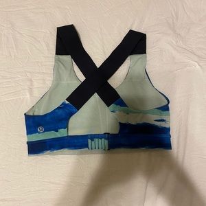 Lululemon sports bra